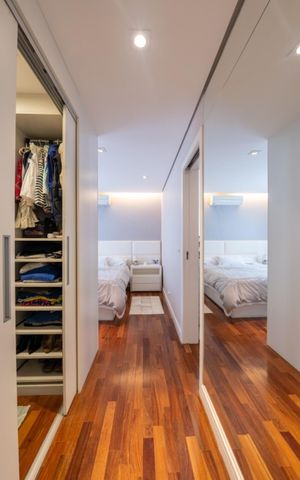 Casa de condomínio à venda com 205m², 3 quartos e 3 vagasCloset