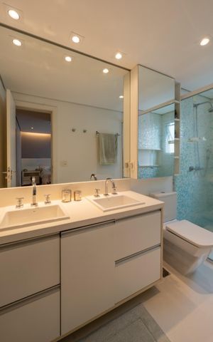 Casa de condomínio à venda com 205m², 3 quartos e 3 vagasBanheiro