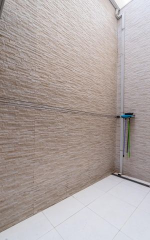 Casa de condomínio à venda com 205m², 3 quartos e 3 vagasÁrea externa