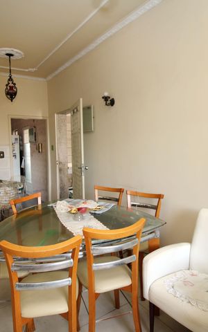 Apartamento à venda com 90m², 2 quartos e 2 vagasSala