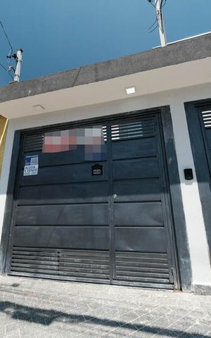 Casa à venda com 93m², 2 quartos e 1 vagaFachada