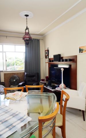 Apartamento à venda com 90m², 2 quartos e 1 vagaSala