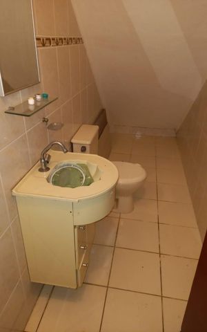 Casa à venda com 223m², 3 quartos e 4 vagasBanheiro