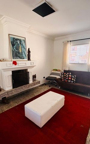 Casa de condomínio para alugar com 600m², 4 quartos e 5 vagasSala 