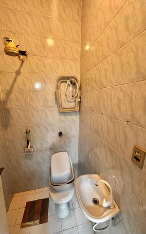 Casa de condomínio para alugar com 600m², 4 quartos e 5 vagasBanheiro