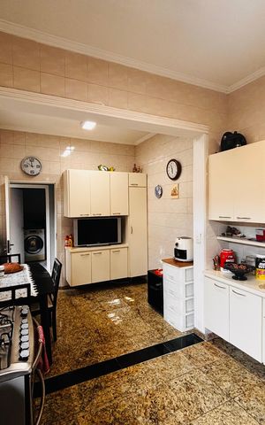 Casa de condomínio para alugar com 600m², 4 quartos e 5 vagasCozinha
