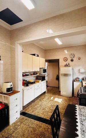 Casa de condomínio para alugar com 600m², 4 quartos e 5 vagasCozinha