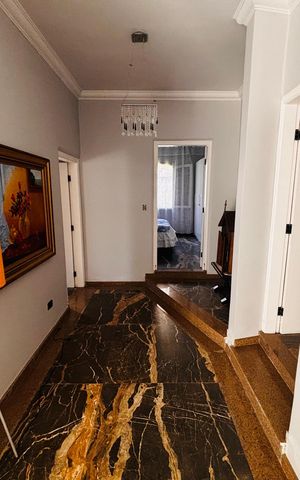 Casa de condomínio para alugar com 600m², 4 quartos e 5 vagasCorredor