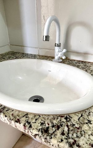 Casa para alugar com 35m², 1 quarto e 1 vaga Casa para alugar com 35m², 1 quarto e 1 vagaBanheiro