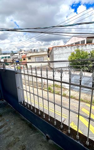 Casa para alugar com 35m², 1 quarto e 1 vaga Casa para alugar com 35m², 1 quarto e 1 vagaVaranda