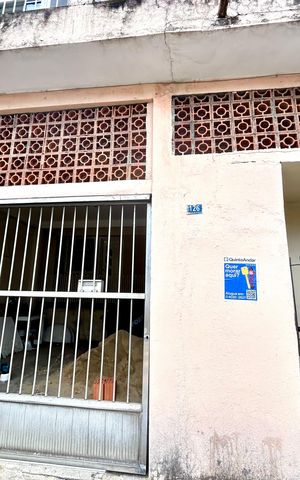 Casa para alugar com 35m², 1 quarto e 1 vaga Casa para alugar com 35m², 1 quarto e 1 vagaPlaca instalada na fachada do imóvel