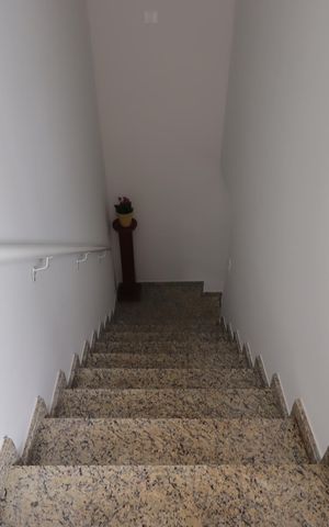 Apartamento à venda com 144m², 4 quartos e 1 vagaEscada para a cobertura