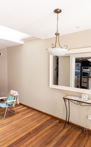 Casa à venda com 190m², 3 quartos e 2 vagas Casa à venda com 190m², 3 quartos e 2 vagasSala de Jantar