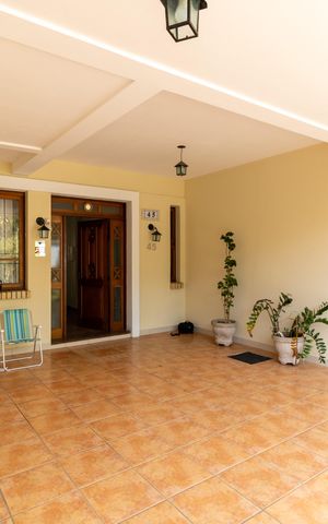Casa à venda com 190m², 3 quartos e 2 vagas Casa à venda com 190m², 3 quartos e 2 vagasGaragem