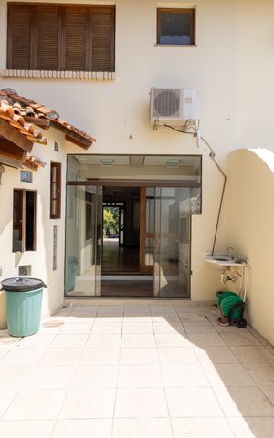 Casa à venda com 190m², 3 quartos e 2 vagas Casa à venda com 190m², 3 quartos e 2 vagasQuintal
