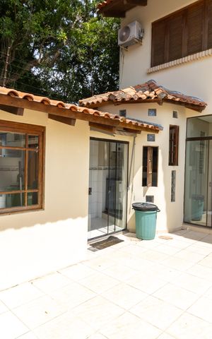 Casa à venda com 190m², 3 quartos e 2 vagas Casa à venda com 190m², 3 quartos e 2 vagasQuintal