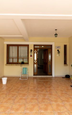 Casa à venda com 190m², 3 quartos e 2 vagas Casa à venda com 190m², 3 quartos e 2 vagasGaragem