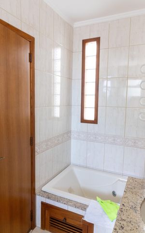 Casa à venda com 190m², 3 quartos e 2 vagas Casa à venda com 190m², 3 quartos e 2 vagasBanheiro da Suíte