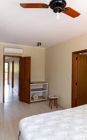 Casa à venda com 190m², 3 quartos e 2 vagas Casa à venda com 190m², 3 quartos e 2 vagasSuíte