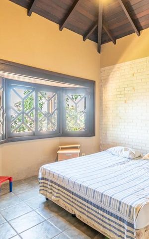 Casa à venda com 460m², 5 quartos e 5 vagas Casa à venda com 460m², 5 quartos e 5 vagasQuarto