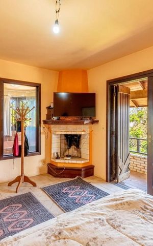 Casa à venda com 460m², 5 quartos e 5 vagas Casa à venda com 460m², 5 quartos e 5 vagasQuarto