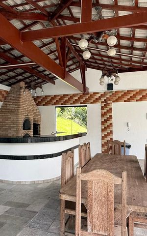 Casa para alugar com 500m², 4 quartos e 6 vagas Casa para alugar com 500m², 4 quartos e 6 vagasÁrea comum - Churrasqueira