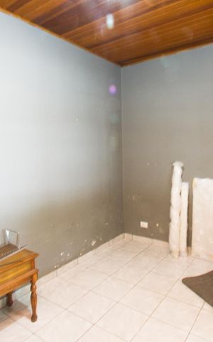 Casa à venda com 220m², 3 quartos e 2 vagas