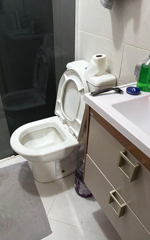 Apartamento à venda com 61m², 2 quartos e 1 vaga Apartamento à venda com 61m², 2 quartos e 1 vagaBanheiro