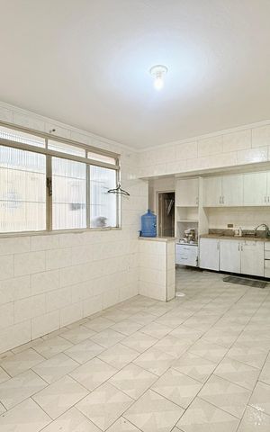 Casa à venda com 115m², 3 quartos e 2 vagas Casa à venda com 115m², 3 quartos e 2 vagasCopa
