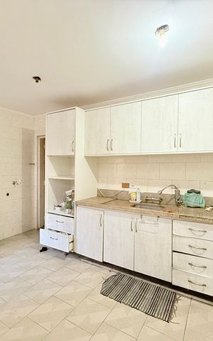 Casa à venda com 115m², 3 quartos e 2 vagas Casa à venda com 115m², 3 quartos e 2 vagasCozinha
