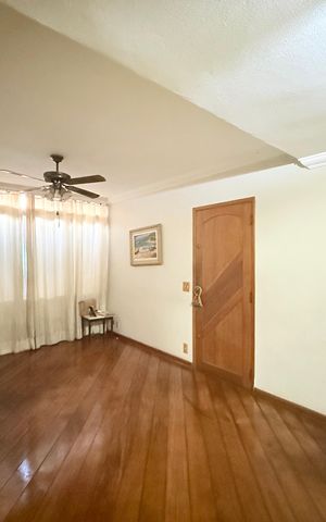 Casa à venda com 115m², 3 quartos e 2 vagas Casa à venda com 115m², 3 quartos e 2 vagasSala