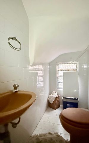 Casa à venda com 115m², 3 quartos e 2 vagas Casa à venda com 115m², 3 quartos e 2 vagasLavabo