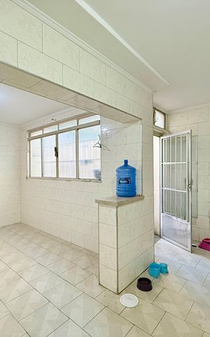 Casa à venda com 115m², 3 quartos e 2 vagas Casa à venda com 115m², 3 quartos e 2 vagasCozinha