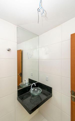 Apartamento à venda com 67m², 2 quartos e 1 vaga Apartamento à venda com 67m², 2 quartos e 1 vagaBanheiro social
