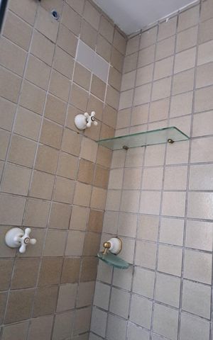 Apartamento à venda com 69m², 2 quartos e 1 vaga Apartamento à venda com 69m², 2 quartos e 1 vagaBanheiro