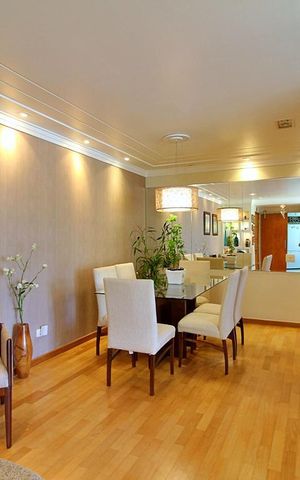 Apartamento à venda com 127m², 3 quartos e 3 vagas Apartamento à venda com 127m², 3 quartos e 3 vagasSala de jantar