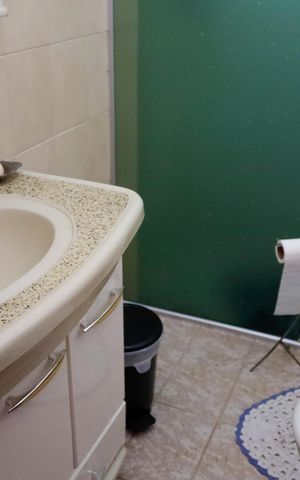 Casa à venda com 175m², 3 quartos e 4 vagas Casa à venda com 175m², 3 quartos e 4 vagasBanheiro