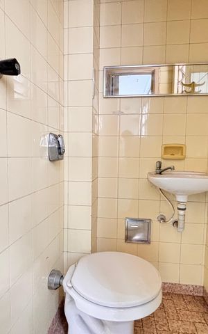 Apartamento à venda com 87m², 2 quartos e sem vagaBanheiro de serviço