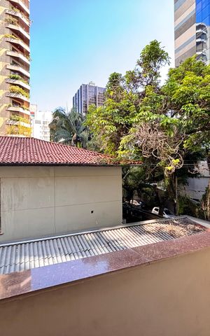 Apartamento à venda com 87m², 2 quartos e sem vagaVaranda