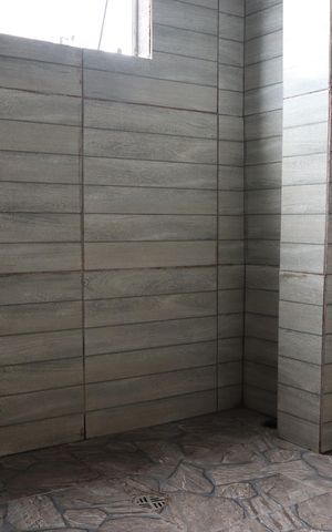 Casa para alugar com 305m², 2 quartos e 4 vagasBanheiro da Suíte 1