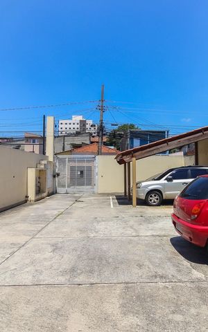 Casa de condomínio à venda com 62m², 2 quartos e 1 vaga Casa de condomínio à venda com 62m², 2 quartos e 1 vagaEstacionamento