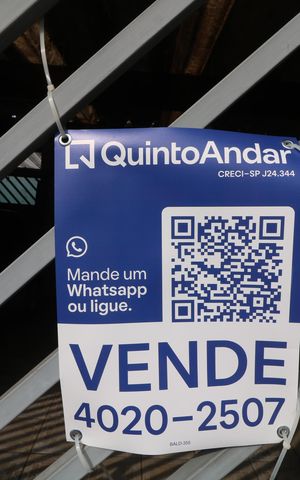 Casa à venda com 138m², 3 quartos e 2 vagasFachada