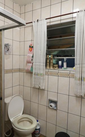 Casa à venda com 138m², 3 quartos e 2 vagasBanheiro
