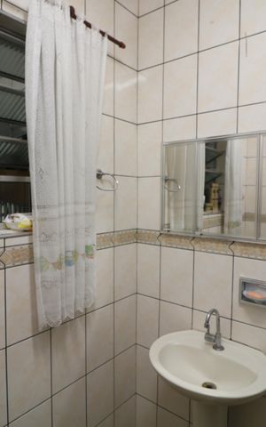 Casa à venda com 138m², 3 quartos e 2 vagasBanheiro