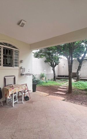 Casa à venda com 188m², 4 quartos e 2 vagas Casa à venda com 188m², 4 quartos e 2 vagasÁrea externa