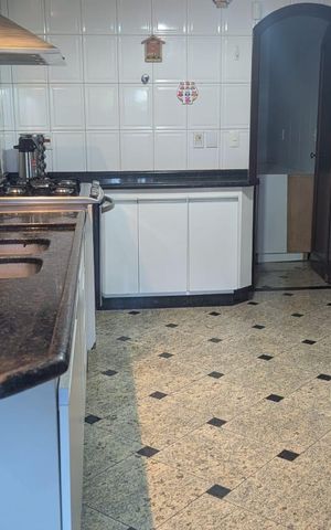 Casa à venda com 470m², 4 quartos e 4 vagasCozinha