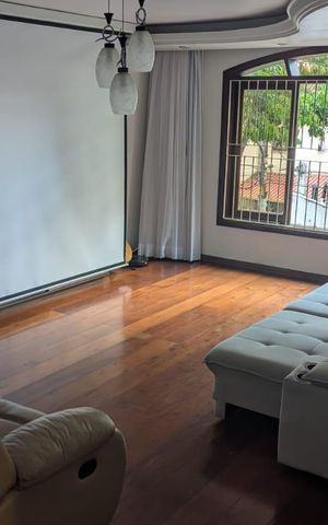 Casa à venda com 470m², 4 quartos e 4 vagasSala
