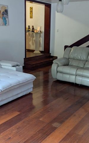 Casa à venda com 470m², 4 quartos e 4 vagasSala