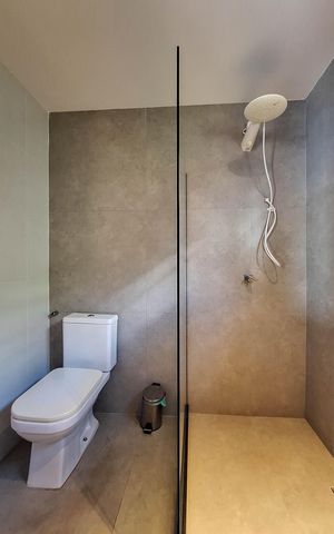 Casa de condomínio à venda com 450m², 5 quartos e 2 vagas Casa de condomínio à venda com 450m², 5 quartos e 2 vagasBanheiro da Suíte 4