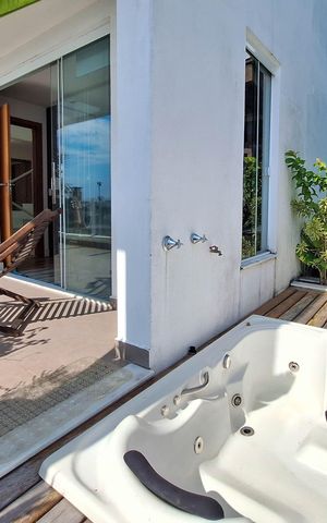 Casa de condomínio à venda com 450m², 5 quartos e 2 vagas Casa de condomínio à venda com 450m², 5 quartos e 2 vagasTerraço